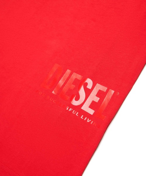 DIESEL KIDS(ディーゼルキッズ)の「DIESEL(ディーゼル)Kids & Junior ワンポイントブランドロゴ半袖Tシャツカットソー(Tシャツ/カットソー・キッズ・ブルー/レッド/ホワイト/ブラック・12Y/14Y/16Y/6Y/10Y/8Y/4Y)」の14枚目の写真