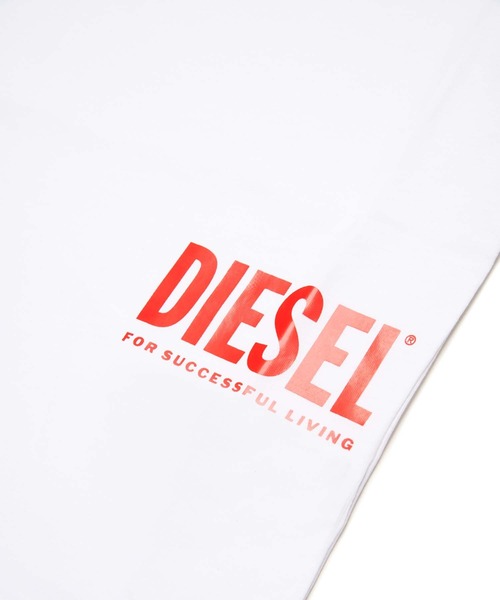 DIESEL KIDS(ディーゼルキッズ)の「DIESEL(ディーゼル)Kids & Junior ワンポイントブランドロゴ半袖Tシャツカットソー(Tシャツ/カットソー・キッズ・ブルー/レッド/ホワイト/ブラック・12Y/14Y/16Y/6Y/10Y/8Y/4Y)」の8枚目の写真