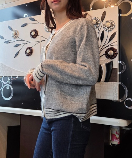 tolene(トレネ)の「袖口、裾ライン入りデザインニットカーディガン(カーディガン/ボレロ・レディース・グレー/ホワイト・FREE)」の5枚目の写真