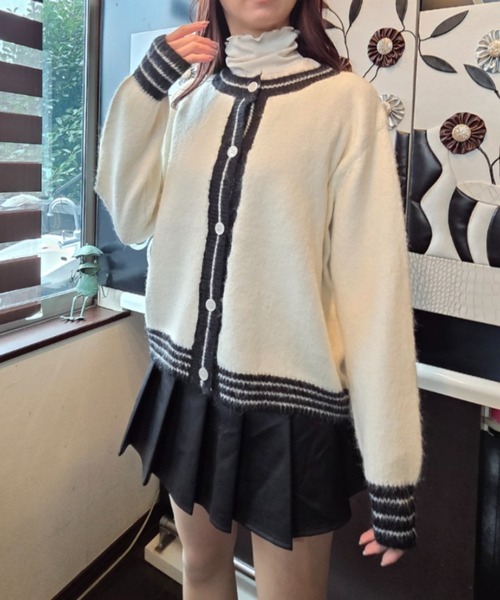 tolene(トレネ)の「袖口、裾ライン入りデザインニットカーディガン(カーディガン/ボレロ・レディース・グレー/ホワイト・FREE)」の11枚目の写真