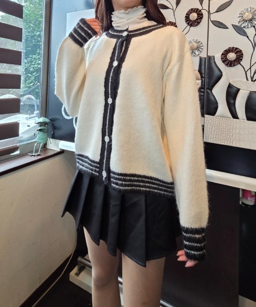 tolene(トレネ)の「袖口、裾ライン入りデザインニットカーディガン(カーディガン/ボレロ・レディース・グレー/ホワイト・FREE)」の12枚目の写真