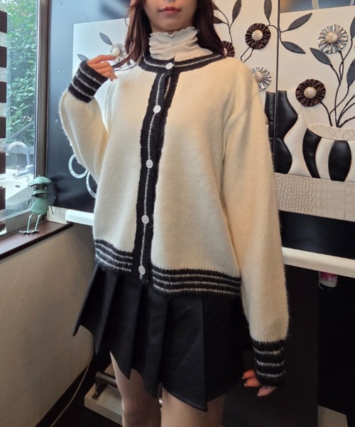 tolene(トレネ)の「袖口、裾ライン入りデザインニットカーディガン(カーディガン/ボレロ・レディース・グレー/ホワイト・FREE)」の13枚目の写真