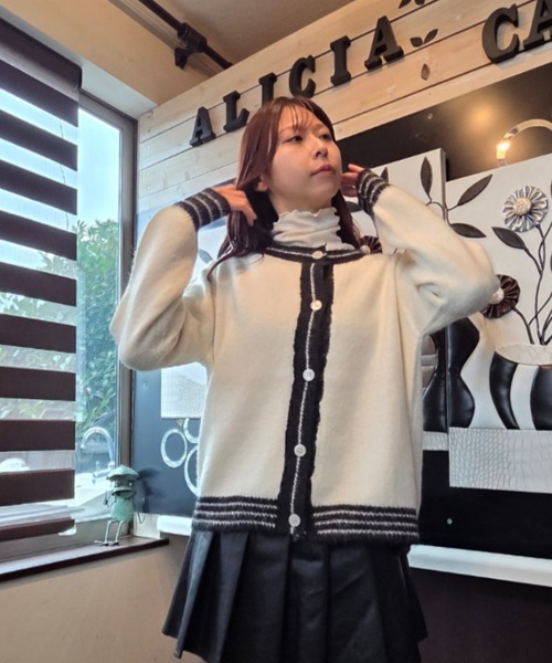 tolene(トレネ)の「袖口、裾ライン入りデザインニットカーディガン(カーディガン/ボレロ・レディース・グレー/ホワイト・FREE)」の15枚目の写真