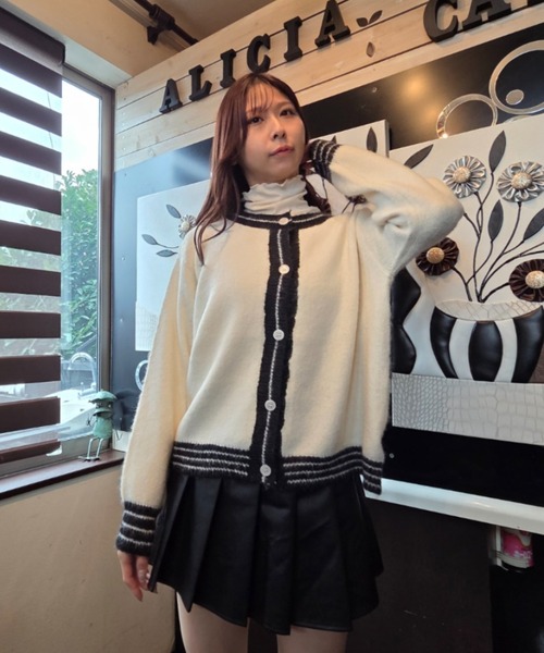 tolene(トレネ)の「袖口、裾ライン入りデザインニットカーディガン(カーディガン/ボレロ・レディース・グレー/ホワイト・FREE)」の16枚目の写真