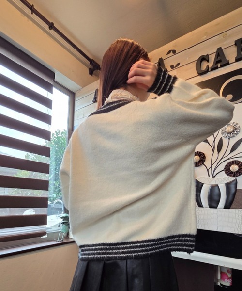 tolene(トレネ)の「袖口、裾ライン入りデザインニットカーディガン(カーディガン/ボレロ・レディース・グレー/ホワイト・FREE)」の18枚目の写真