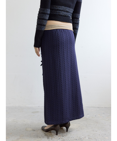 COLOCYNTH(コロシント)の「Two Leaves Padding Long Skirt Navy(スカート・レディース・その他・FREE)」の2枚目の写真