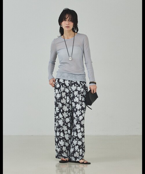 qualite（カリテ）の「シアーテレコロングスリーブT/春服/夏服/重ね着/レイヤード/シアー（Tシャツ/カットソー・レディース・オフホワイト/ブラック/ライトグレー・フリー）」の4枚目の写真