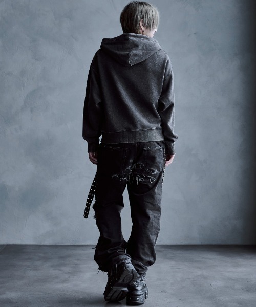 SILVER BULLET(シルバーバレット)の「『SILVER BULLET SELECT AP/シルバーバレットセレクト』トライバル刺繍ZIPパーカー(パーカー・メンズ・ピンク/チャコール・L/M)」の7枚目の写真