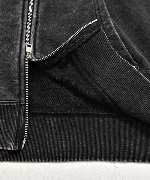 SILVER BULLET(シルバーバレット)の「『SILVER BULLET SELECT AP/シルバーバレットセレクト』トライバル刺繍ZIPパーカー(パーカー・メンズ・ピンク/チャコール・L/M)」の11枚目の写真