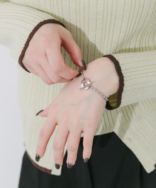 SMELLY（スメリー）の「ステンレスフラワーマンテルブレスレット（ブレスレット・レディース・シルバー・-）」の3枚目の写真