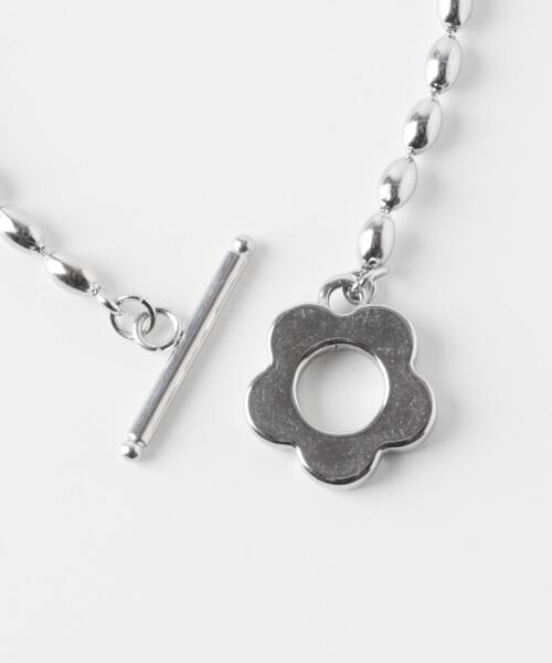 SMELLY（スメリー）の「ステンレスフラワーマンテルブレスレット（ブレスレット・レディース・シルバー・-）」の6枚目の写真