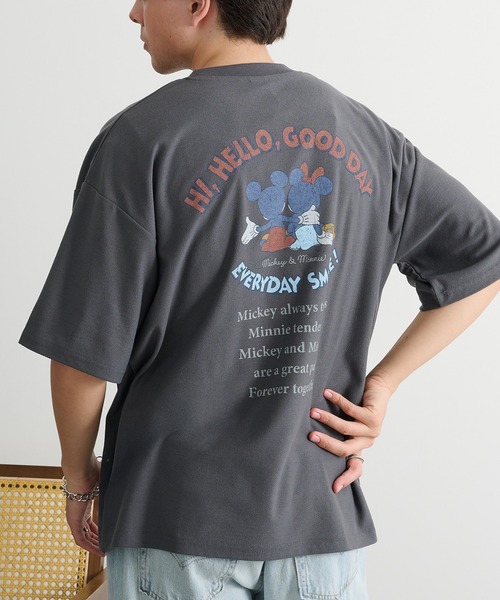 Disney(ディズニー)の「【Disney】ミッキー&ミニー プリントTシャツ 吸汗速乾/イージーケア COOLMAX 6277-6804 MNY(Tシャツ/カットソー・メンズ・ベージュ/ブラック・L/2L/M)」の3枚目の写真