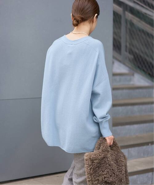 IENA(イエナ)の「《追加5》Fineニュージーウール ニュアンス Vプルオーバー(ニット/セーター・レディース・スカイブルー/ホワイト・FREE)」の4枚目の写真