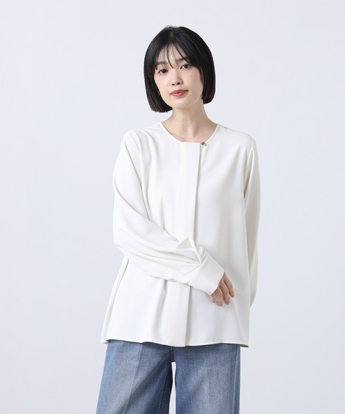 Gready Brilliant(グレディブリリアン)の「袖タックボウタイブラウス(シャツ/ブラウス・レディース・キャメル/オフホワイト・38)」の11枚目の写真