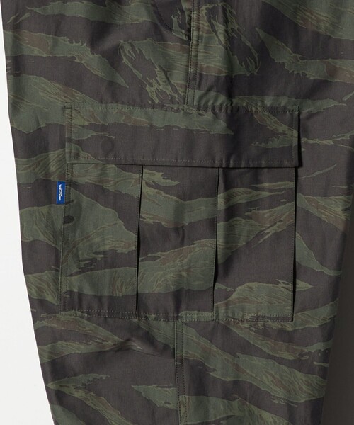 NICE WEATHER(ナイスウェザー)の「<NICE WEATHER>カモフラージュ オーバーパンツ(カーゴパンツ・メンズ・その他1・L/M/S)」の2枚目の写真