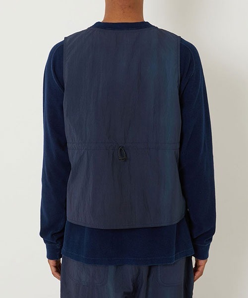 BLUE BLUE JAPAN(ブルーブルージャパン)の「ニショクゾメ リサイクルナイロン ラジオベスト(ベスト・メンズ・モカ・M/XL/L/S)」の4枚目の写真