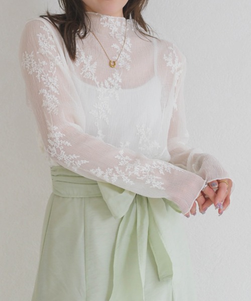 MISCH MASCH(ミッシュマッシュ)の「2026春夏新作 WEB限定 フェミニンシアーレーストップス(Tシャツ/カットソー・レディース・ホワイト・フリ-)」の11枚目の写真
