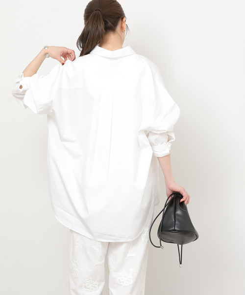 JOURNAL STANDARD relume（ジャーナルスタンダード　レリューム）の「コンパクトコットンストライプビッグシャツ（シャツ/ブラウス・レディース・ホワイト/サックスブルー/ベージュ系その他/ホワイト系その他・FREE）」の11枚目の写真