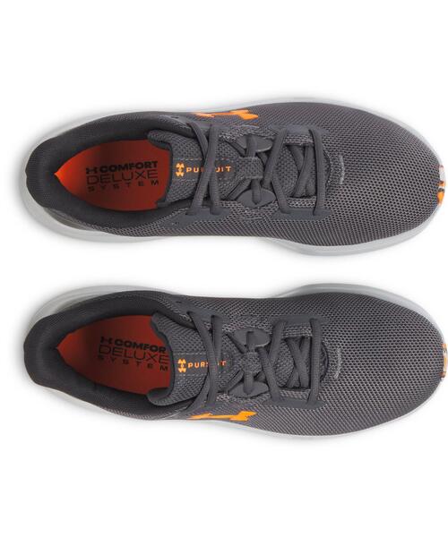 UNDER ARMOUR(アンダーアーマー)の「UAチャージド パスート4(ランニング/メンズ)(スニーカー・メンズ・グレー×ホワイト・25.5cm/28.0cm/27.0cm/29.0cm/28.5cm/27.5cm/26.5cm/26.0cm/25.0cm)」の3枚目の写真