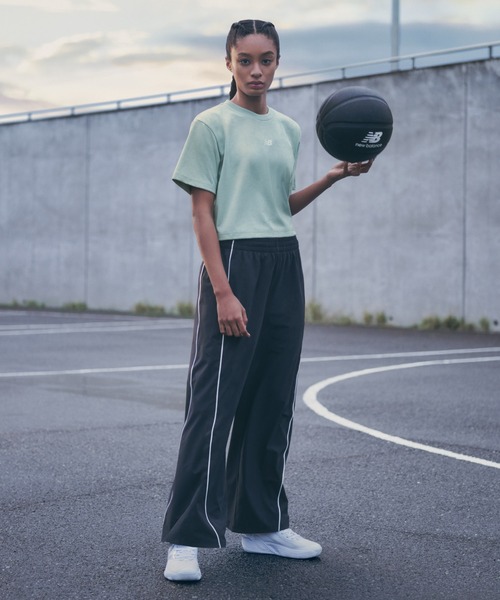 NEW BALANCE(ニューバランス)の「ウーブンワイドパンツ(スウェットパンツ・レディース・ライトグレー/ブラック・SMALL/MEDIUM/LARGE/X-LARGE)」の5枚目の写真