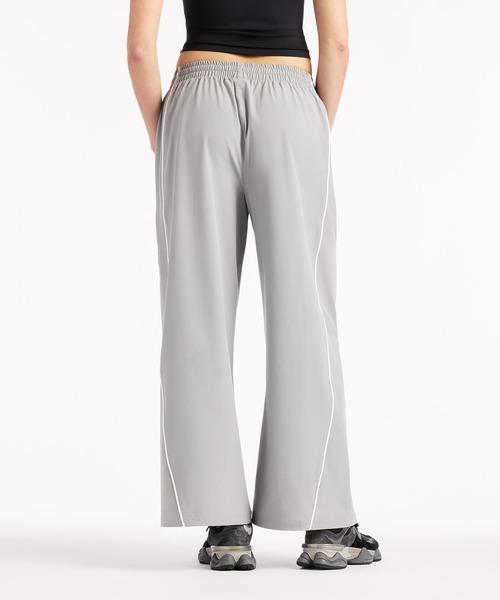 NEW BALANCE(ニューバランス)の「ウーブンワイドパンツ(スウェットパンツ・レディース・ライトグレー/ブラック・SMALL/MEDIUM/LARGE/X-LARGE)」の18枚目の写真