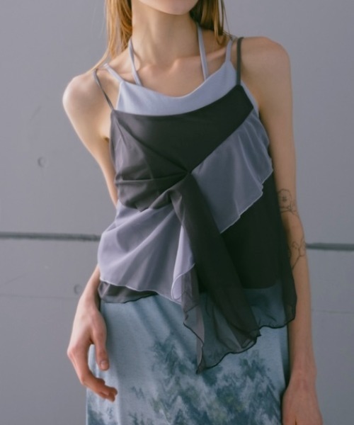 sahara(サハラ)の「Bi-color Ruffle Sheer Camisole/バイカラーラッフルシアーキャミソール(キャミソール・レディース・ブラック/ブルーグレー/ブラウン・FREE)」の2枚目の写真
