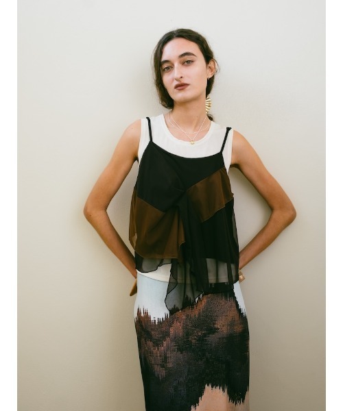 sahara(サハラ)の「Bi-color Ruffle Sheer Camisole/バイカラーラッフルシアーキャミソール(キャミソール・レディース・ブラック/ブルーグレー/ブラウン・FREE)」の19枚目の写真