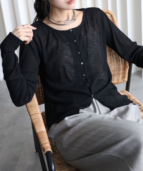 YENNA（イェンナ）の「シアーリブカーディガン　冷房対策/レイヤード（カーディガン/ボレロ・レディース・ブラック/ピンク/ホワイト/ネイビー/サックスブルー・FREE）」の15枚目の写真