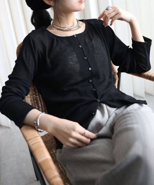 YENNA（イェンナ）の「シアーリブカーディガン　冷房対策/レイヤード（カーディガン/ボレロ・レディース・ブラック/ピンク/ホワイト/ネイビー/サックスブルー・FREE）」の17枚目の写真