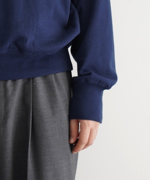 KAIKO（カイコー）の「KAIKO Crew neck sweat（スウェット・レディース・アッシュグレー/ネイビー・1/2）」の8枚目の写真