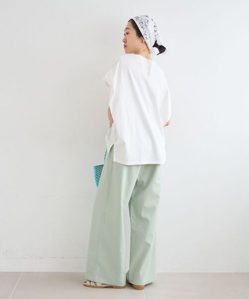 le.coeur blanc(ルクールブラン)の「《WEB限定アイテム》ショルダータック箔プリントTシャツ(Tシャツ/カットソー・レディース・ブラック/グレー/オフホワイト・38)」の12枚目の写真