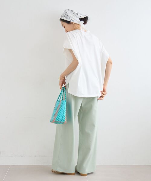 le.coeur blanc(ルクールブラン)の「《WEB限定アイテム》ショルダータック箔プリントTシャツ(Tシャツ/カットソー・レディース・ブラック/グレー/オフホワイト・38)」の14枚目の写真