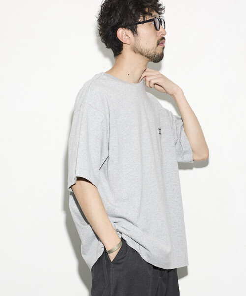 Firsthand(ファーストハンド)の「Firsthand/ファーストハンド 6オンス フロントロゴ 刺繍 クルーネックTシャツ / バックプリントTシャツ PRINT LEFT CHEST EMBROIDERY BOX FIRST(Tシャツ/カットソー・メンズ・ブルーグレー/ブラック/グレー/チャコールグレー/ホワイト・LARGE/MEDIUM)」の19枚目の写真