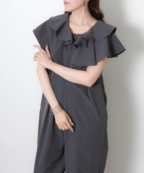 Riberry（リベリー）の「ラッシュガードフリルオールインワン（つなぎ/オールインワン・レディース・ブラック/グレイッシュベージュ/チャコールグレー・MEDIUM）」の9枚目の写真