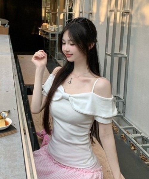 SHEPP(シープ)の「フロントリボン オフショルダー 半袖サマーニットトップス(Tシャツ/カットソー・レディース・ピンク/ホワイト/グレー・S/M)」の5枚目の写真