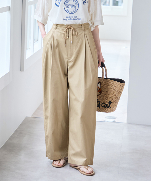 U by SPICK&SPAN(ユーバイスピックアンドスパン)の「《追加》ルーズタックチノパンツ(チノパンツ・レディース・カーキ/ベージュ/ネイビー・34/36/38)」の2枚目の写真