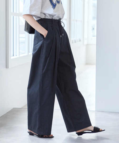 U by SPICK&SPAN(ユーバイスピックアンドスパン)の「《追加》ルーズタックチノパンツ(チノパンツ・レディース・カーキ/ベージュ/ネイビー・34/36/38)」の5枚目の写真