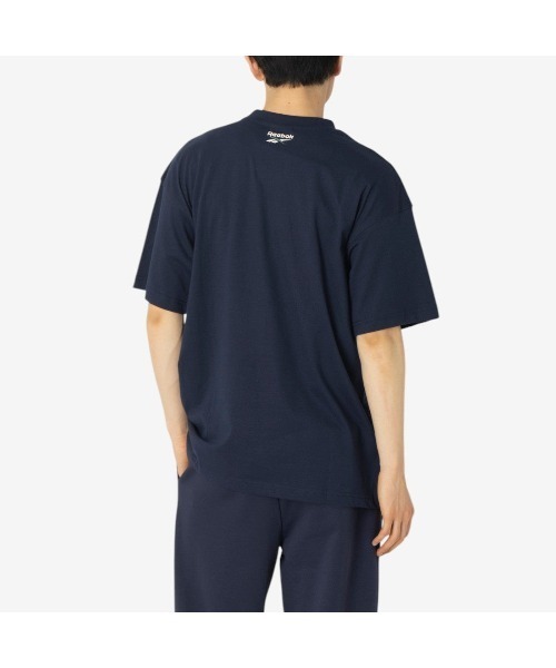 Reebok(リーボック)の「ローンクラブ Tシャツ / LAWN CLUB T-SHIRT(Tシャツ/カットソー・メンズ・ネイビー/グレー・X-LARGE/SMALL/MEDIUM/LARGE)」の3枚目の写真