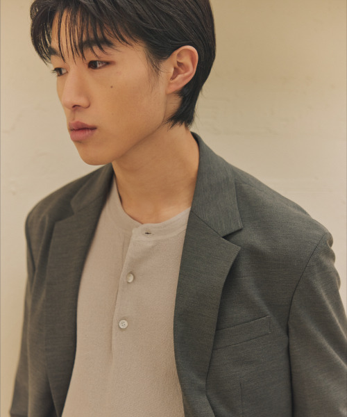 NONBLANK(ノンブランク)の「ヘンリーネックHSニット_PALE GREY(Tシャツ/カットソー・メンズ・グレー・MEDIUM/LARGE/X-LARGE)」の15枚目の写真