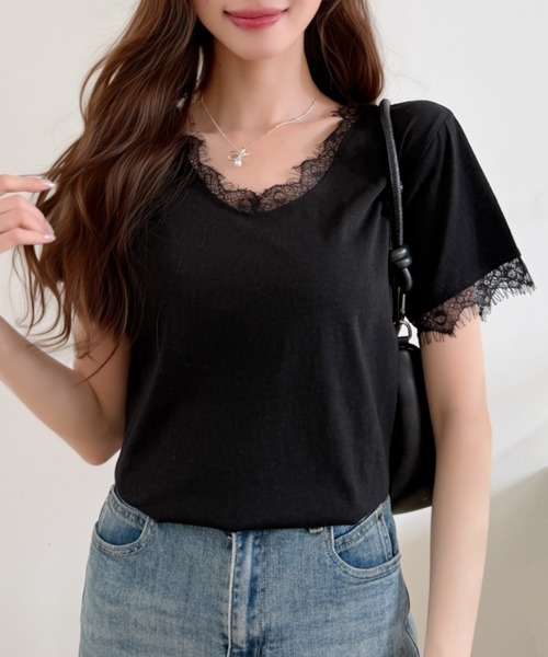 Ada.(エイダ)の「袖レース Vネック カットソー プルオーバー(Tシャツ/カットソー・レディース・イエロー/ブルー/ブラック/ホワイト・FREE)」の2枚目の写真
