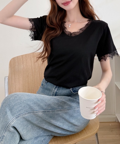 Ada.(エイダ)の「袖レース Vネック カットソー プルオーバー(Tシャツ/カットソー・レディース・イエロー/ブルー/ブラック/ホワイト・FREE)」の6枚目の写真