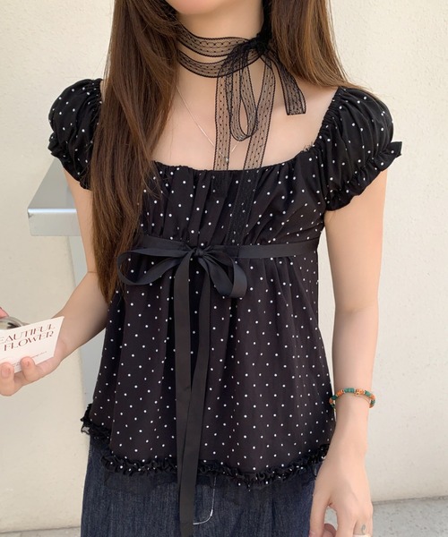 at12:03(アットイチニーゼロサン)の「2WAY レースチョーカー付き ギャザー オフショル ドット リボン ブラウス(シャツ/ブラウス・レディース・ホワイト/ブラック・FREE)」の2枚目の写真