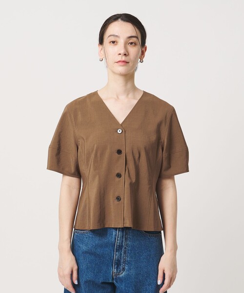 BEAUTY&YOUTH UNITED ARROWS(ビューティーアンドユースユナイテッドアローズ)の「カーブスリーブ Vネック ブラウス UVカット 防シワ ウォッシャブル(シャツ/ブラウス・レディース・ブラック/オフホワイト/ブラウン・FREE)」の13枚目の写真