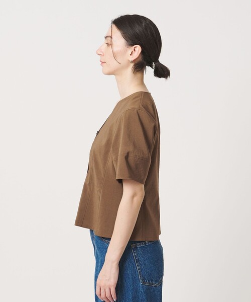 BEAUTY&YOUTH UNITED ARROWS(ビューティーアンドユースユナイテッドアローズ)の「カーブスリーブ Vネック ブラウス UVカット 防シワ ウォッシャブル(シャツ/ブラウス・レディース・ブラック/オフホワイト/ブラウン・FREE)」の14枚目の写真