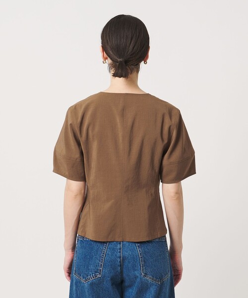 BEAUTY&YOUTH UNITED ARROWS(ビューティーアンドユースユナイテッドアローズ)の「カーブスリーブ Vネック ブラウス UVカット 防シワ ウォッシャブル(シャツ/ブラウス・レディース・ブラック/オフホワイト/ブラウン・FREE)」の15枚目の写真