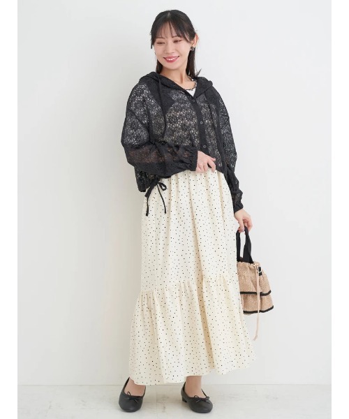 Bonjour Sagan（ボンジュールサガン）の「【大きいサイズ】シャーリングワンピース（花柄・ドット柄）（ワンピース・レディース・B/A・XX-LARGE/XXX-LARGE）」の4枚目の写真