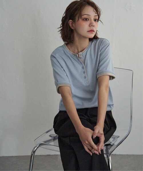 notch.(ノッチ)の「バイカラーヘンリーネックTシャツ(Tシャツ/カットソー・レディース・ブラック/グレー/ブルー・M)」の5枚目の写真