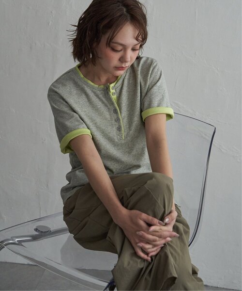 notch.(ノッチ)の「バイカラーヘンリーネックTシャツ(Tシャツ/カットソー・レディース・ブラック/グレー/ブルー・M)」の15枚目の写真
