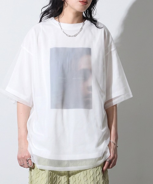 antiqua(アンティカ)の「シアー フォトプリント チュール Tシャツ(Tシャツ/カットソー・レディース・ブラック/ホワイト・ONESIZE)」の1枚目の写真