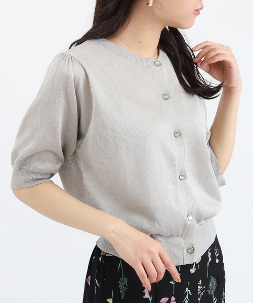 ASTORIA ODIER(アストリアオディール)の「ラメシアークルーネックカーディガン(半袖)(カーディガン/ボレロ・レディース・ホワイト/ライトグレー/ブラック・MEDIUM/LARGE)」の4枚目の写真